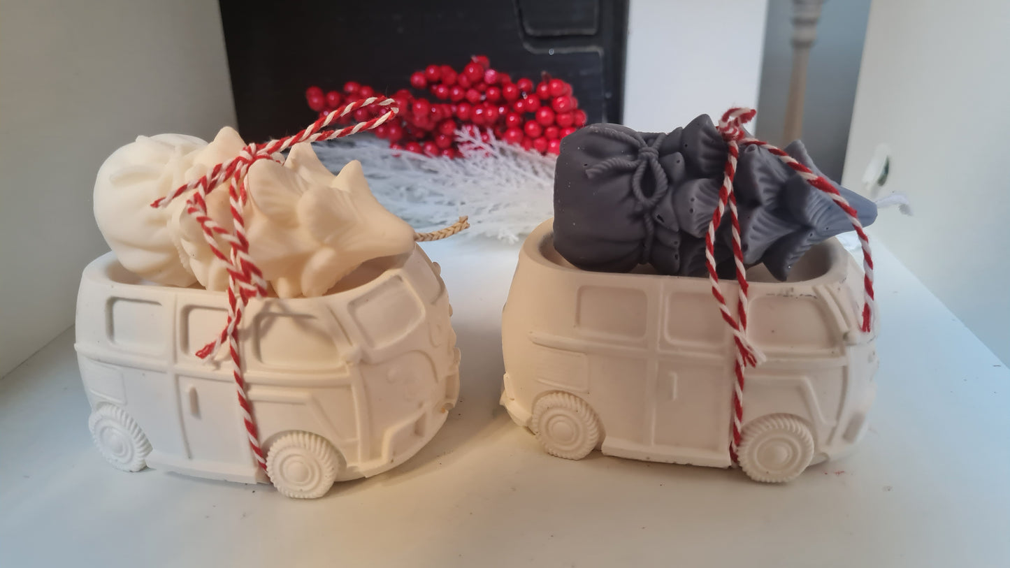 Car Candels with Christmas tree.