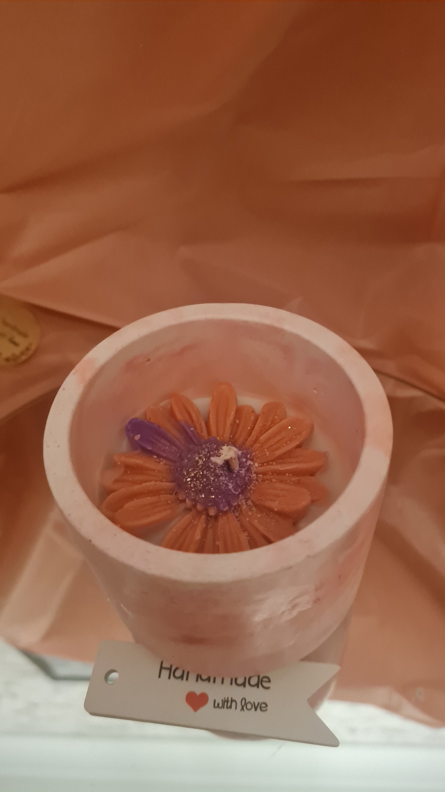 Container with lid with SOYA WAX Daisy model.