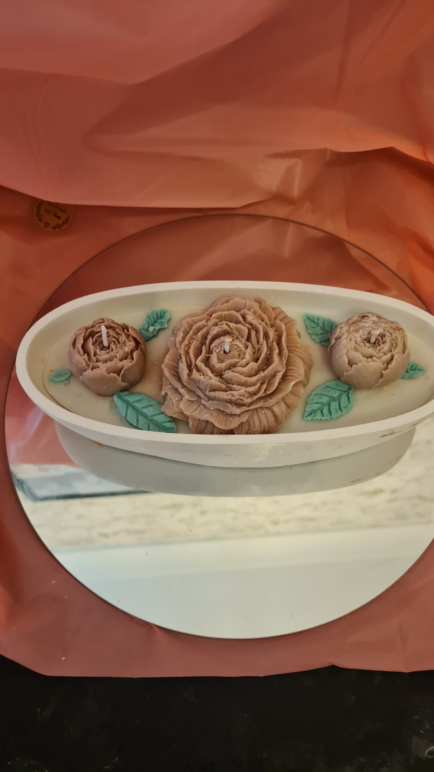 Boat-type Container with Peony and soy wax Buds